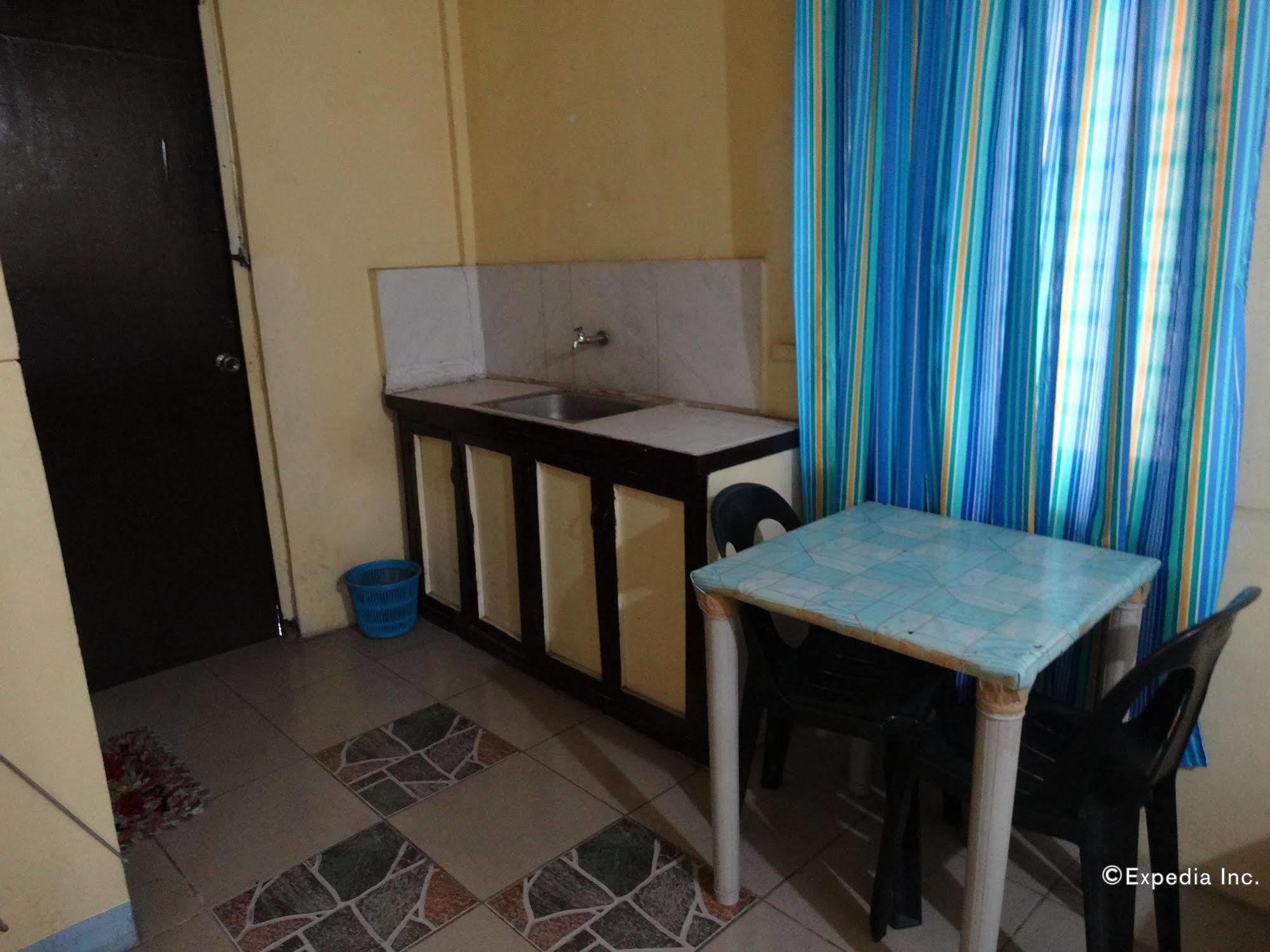 Quoyas Inn Davao Экстерьер фото